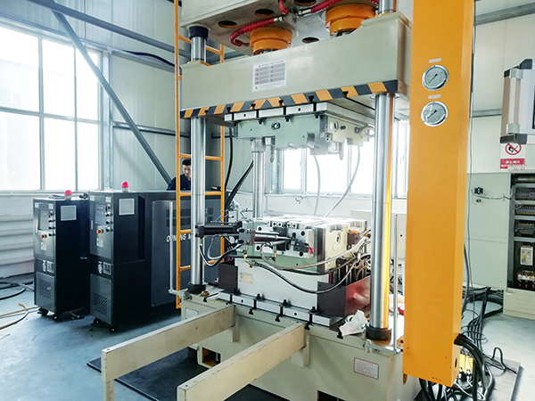 從航空航天到高端制造，碳纖維高精度模溫機如何顛覆行業(yè)標準？