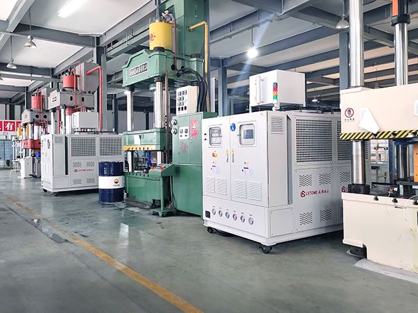 芳綸纖維模溫機精準控溫，生產(chǎn)效率提升50%