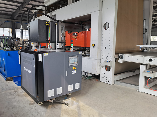 從加油到排氣，熱帖壓機(jī)模溫機(jī)操作攻略