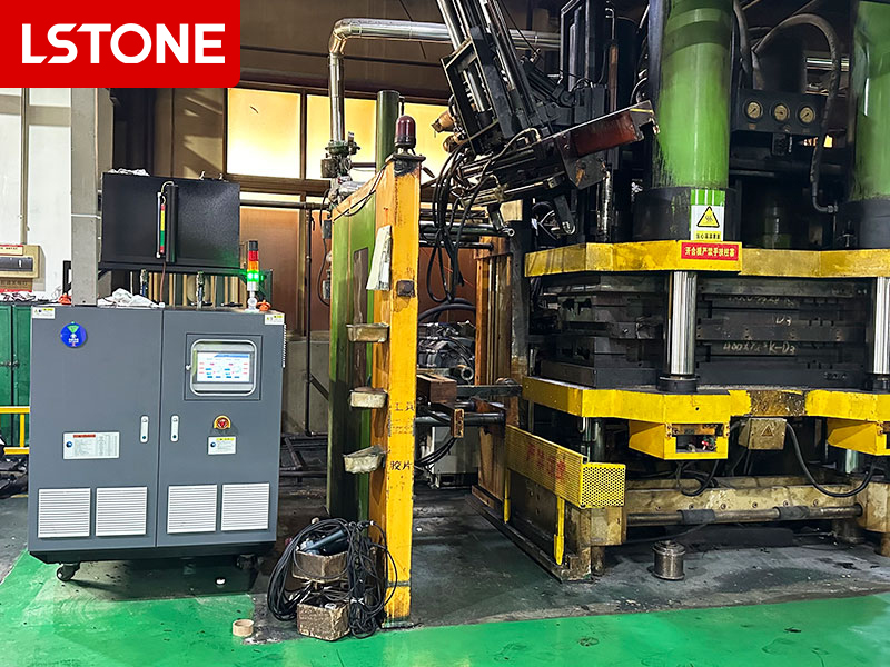 如何提高橡膠履帶的品質(zhì)和效率？用平板硫化機(jī)雙機(jī)模溫機(jī)