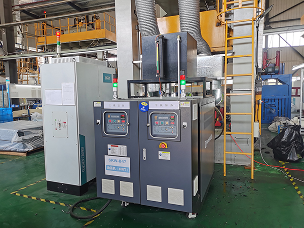 內(nèi)飾件模具模溫機如何提升產(chǎn)品質(zhì)量？控溫精度達(dá)±0.1℃