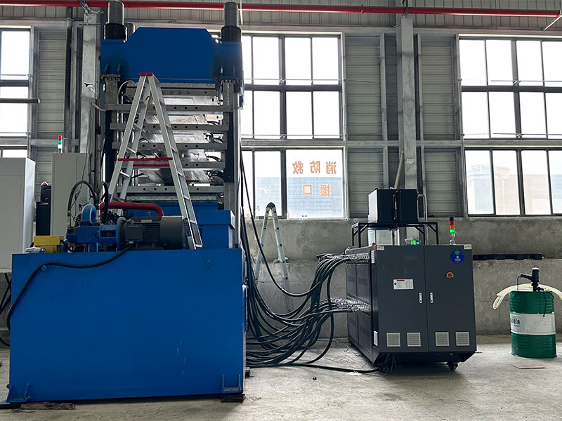 發(fā)泡模溫機(jī)測(cè)試.jpg 發(fā)泡模溫機(jī)測(cè)試.jpg