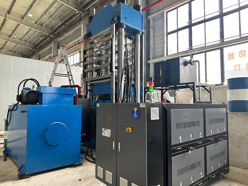 EVA發(fā)泡測(cè)試模溫機(jī).jpg EVA發(fā)泡測(cè)試模溫機(jī).jpg