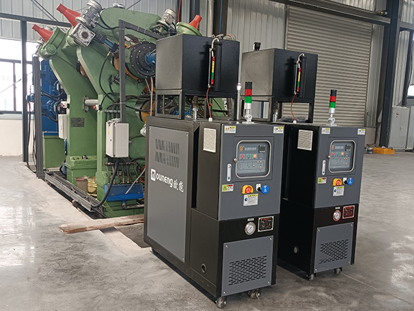 橡膠壓延<a href='http://m.stsxxxx.com/p_mowenji.html' class='body-link'>模溫機(jī)</a>