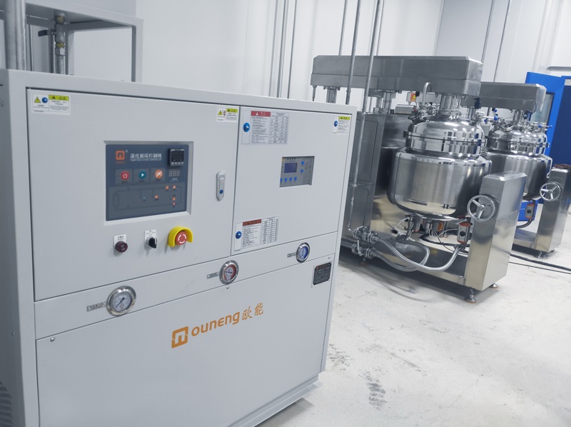 冷熱一體機(jī)需要接冷卻水源嗎？